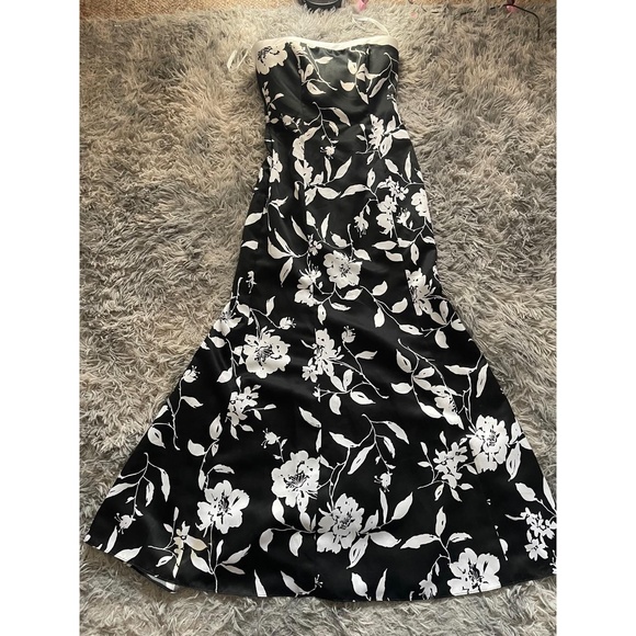 Niki By Niki Livas Womens Size 4 Black White Floral Strapless Gown Formal